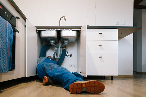 Professional Emergency Plumber technician working in Jackpot, NV